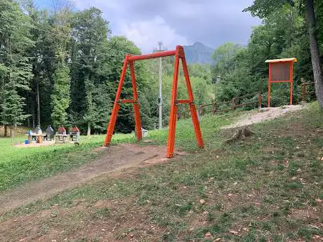 Photo de Area pic-nic e parco giochi
