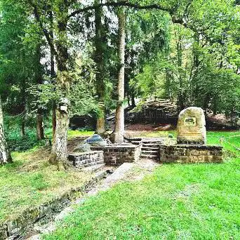 Ritterstein Starkenbrunnen