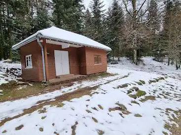 Cabane et la Fontaine des Belges