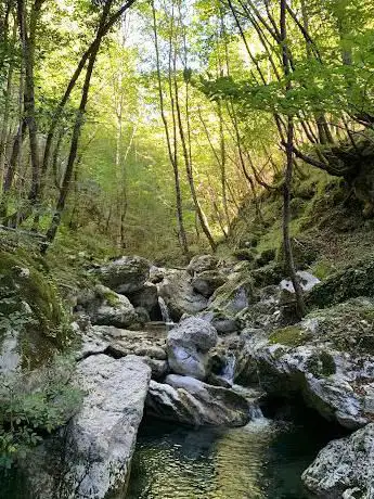 Photo de Vallone Gole del Lacerno
