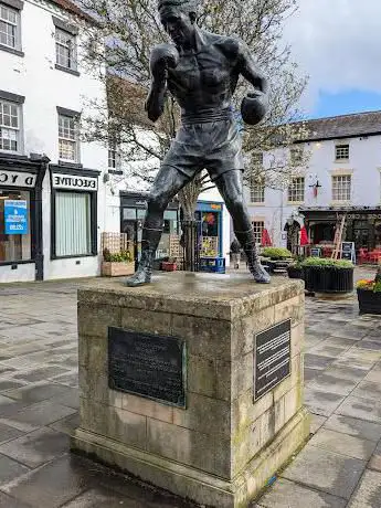 The Randolph Turpin Statue
