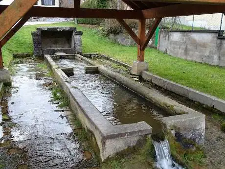Fontaine-lavoir