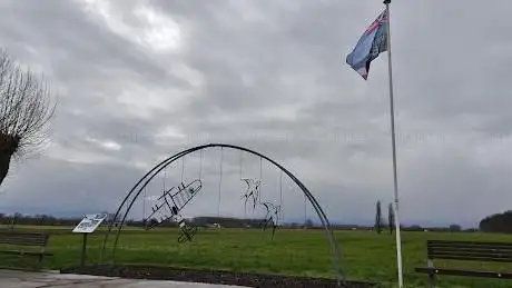 Vervlogen Verleden-site voormalig vliegveld B-67 te Ursel