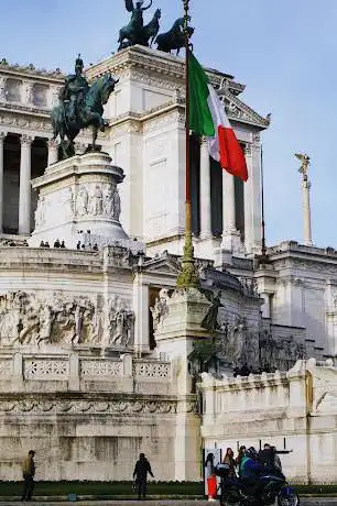 Photo de Monument to King Umberto I