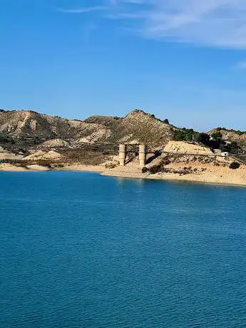 Photo de Embalse de la Pedrera (Mirador)