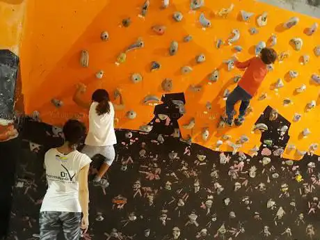 v10 boulderzone palestra d'arrampicata sportiva