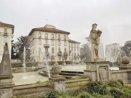 Photo de Fountain Of The Four Seasons
