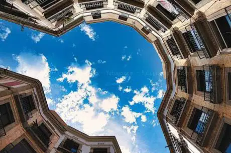 Plaça Milans