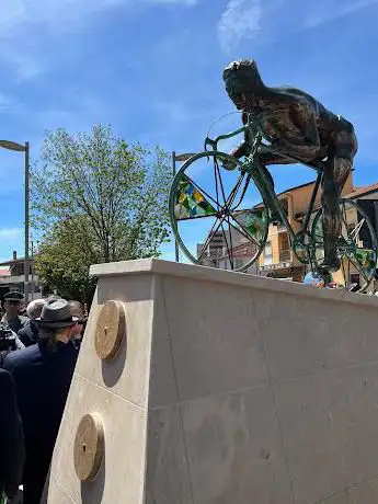 Photo de Monumento a Vito Taccone  il Camoscio d'Abruzzo