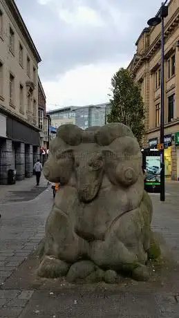 Photo de The Derby Ram Statue