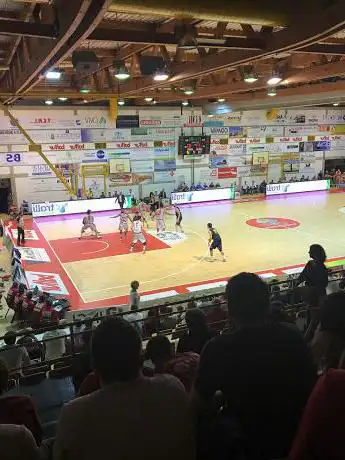 Milwaukee Dinelli Arena