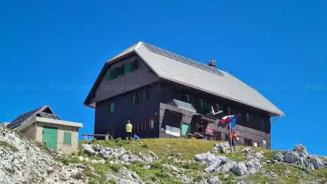 Photo de Dom Valentina StaniÄa pod Triglavom (2332 m)