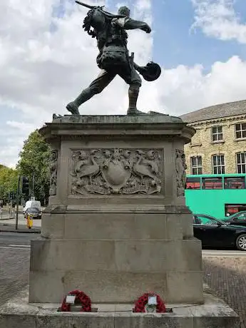 Photo de Hills Road War Memorial