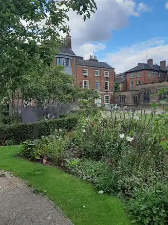 Photo de Leicester Cathedral Gardens