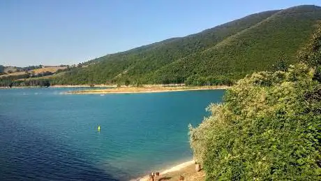 Photo de Lago Castreccioni