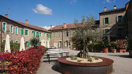 Piazza Perlasca