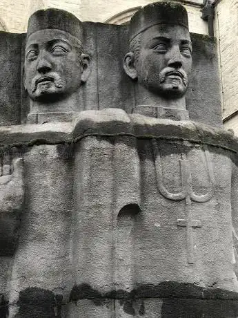 Arduinen beeld Gebr Verhaeghen Minderbroeders Martelaren China 1904