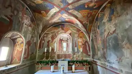 Photo de Cappella di San Silvestro in Monte