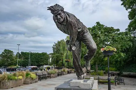 Statue of Freddie Truman