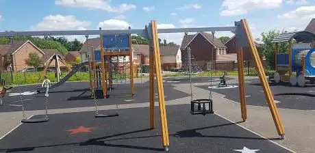 Photo de The Carillons Plough Lane Play Area