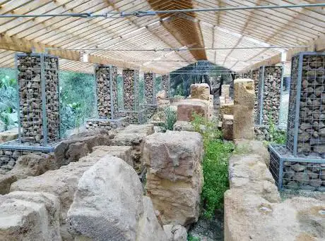 Photo de Rocky Sanctuary of Demetra and Persefone - Greek Fortifications