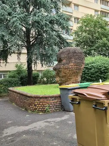 Sculpture en briques
