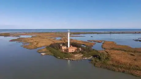 Photo de Faro di Pila