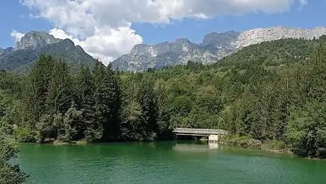 Photo de Sponda del Lago di Barcis