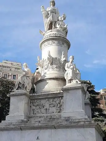 Photo de Monument to Christopher Colombus in Piazza Acquaverde