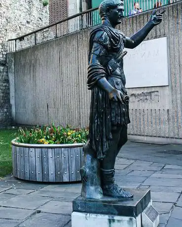 Photo de Emperor Trajan Statue