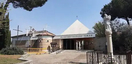 Photo de Church of the Resurrection of Our Lord Jesus Christ