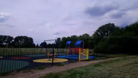 Photo de Chestnut Avenue Stockley Park / Public Football Field