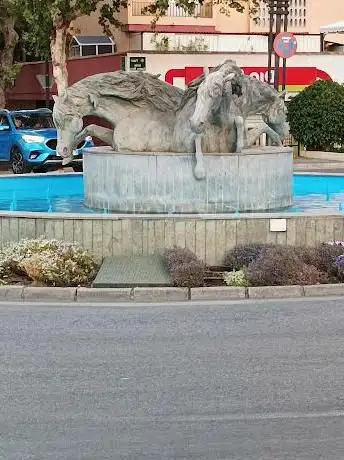 Photo de Fuente de los caballos de agua
