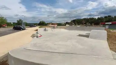 Photo de Skatepark en béton de Teyran