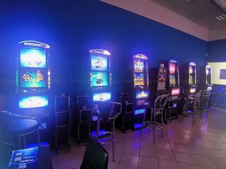 PRINCE- Sala giochi/ Bar biliardo