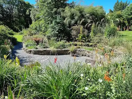 Llwyngarreg Garden