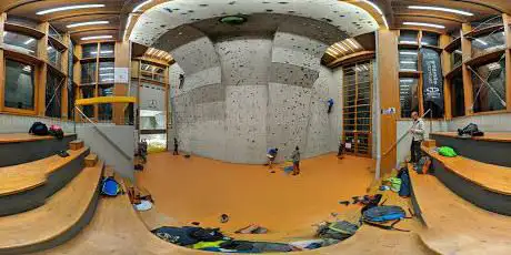 Photo de Palestra di Roccia - Centro Sportivo Comunale Parco della Montagna