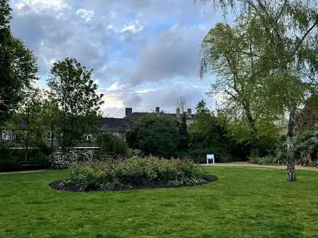 Photo de St. Mary's Churchyard Gardens