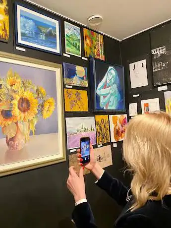 ArtCave Gallery