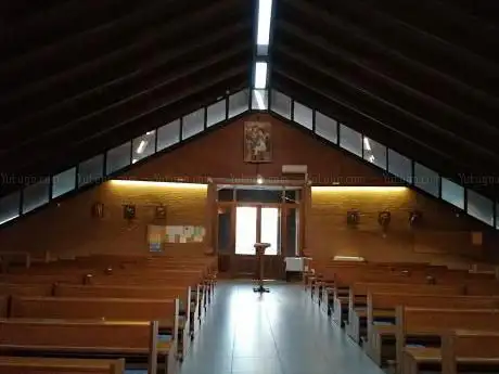 Photo de Church of the Holy Family