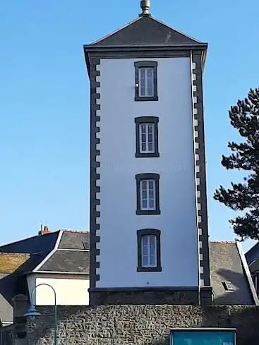 Bas-Sablons lighthouse