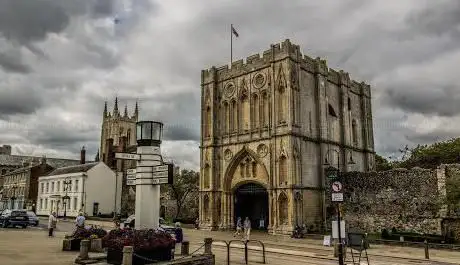 Photo de The Abbey Gate
