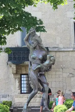 Photo de Monument dedicated to the victims of the bombings