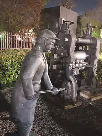 ARBED MONUMENT LAMINOR Train VII