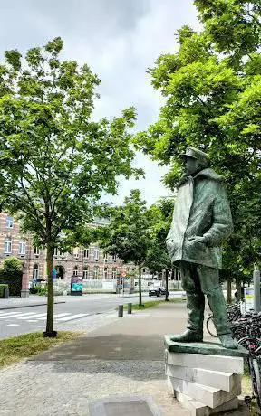 Adrien de Gerlache statue