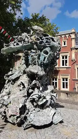 Plastik Turm zu Babel