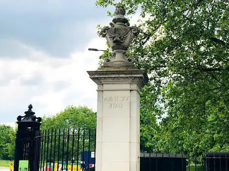 Photo de Victoria Gate