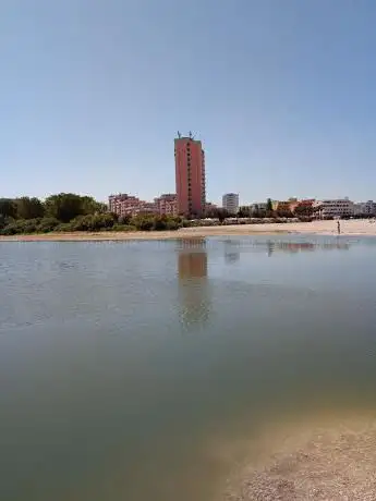 Piattaforma al mare