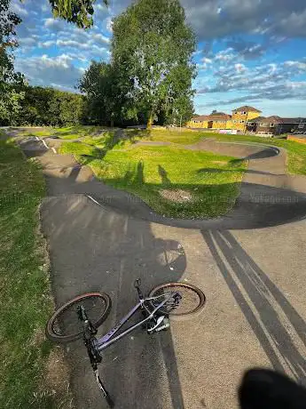 Photo de Newport Pagnell pump track
