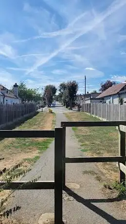 Photo de Belfairs Woods Vardon Dr. entrance